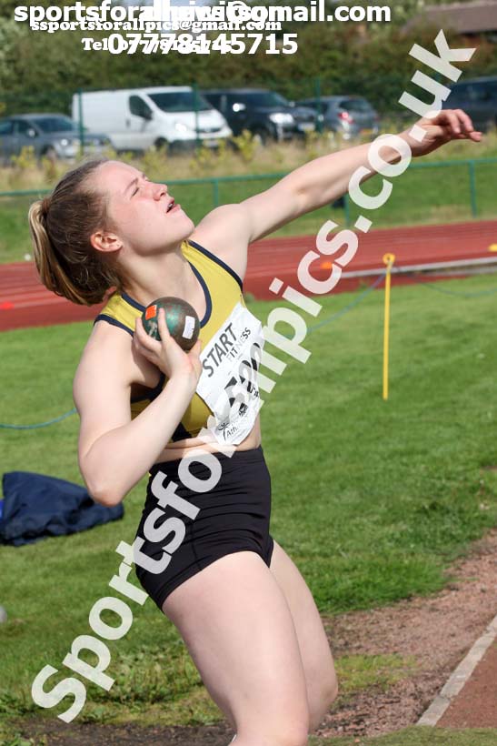 Womens under-17s shot putt, Northern Under-17s/U-15s and U13s Champs, Leigh Sports Village, Leigh. Photo: David T. Hewitson/Sports for All Pics